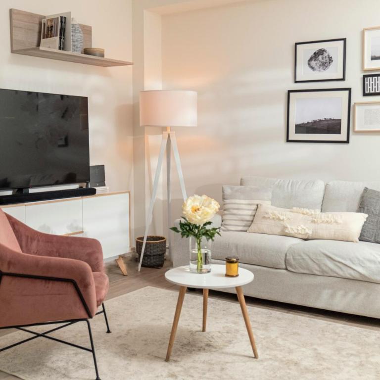 Cozy 2BR Duplex - 2 min walk to Plaza Santa Ana - Apartment - 12