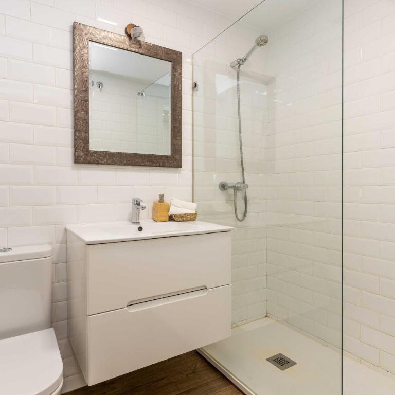 Cozy Studio Near Plaza Castilla - Apartment - 12