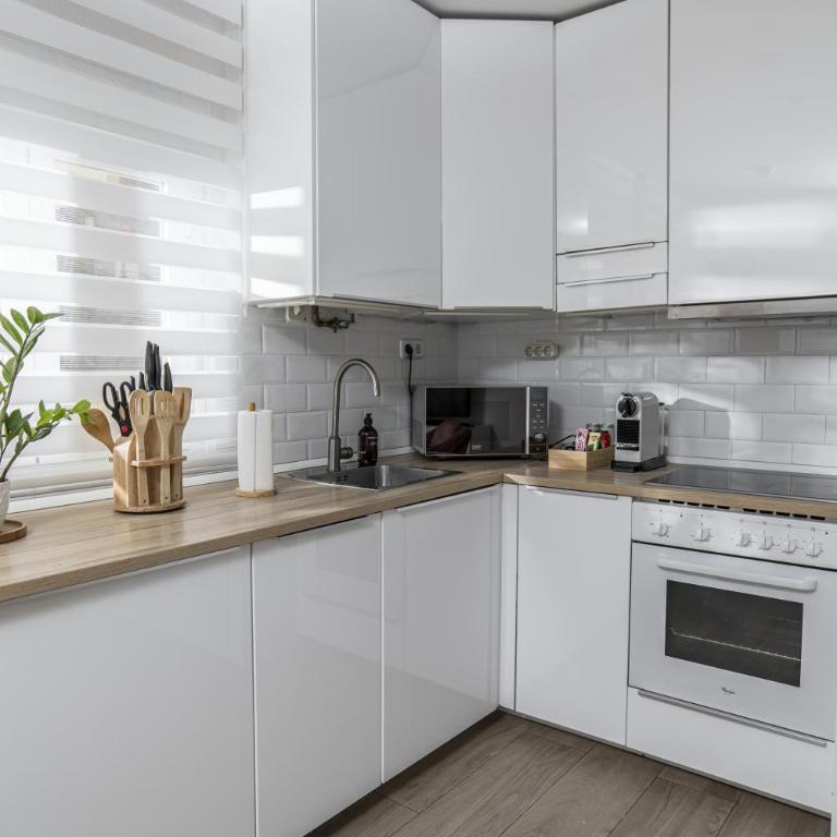 Cozy 2BR Duplex - 2 min walk to Plaza Santa Ana - Apartment - 21