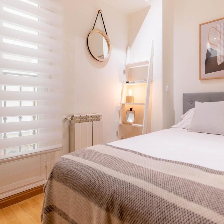 Cozy 2BR Duplex - 2 min walk to Plaza Santa Ana - Apartment - 15