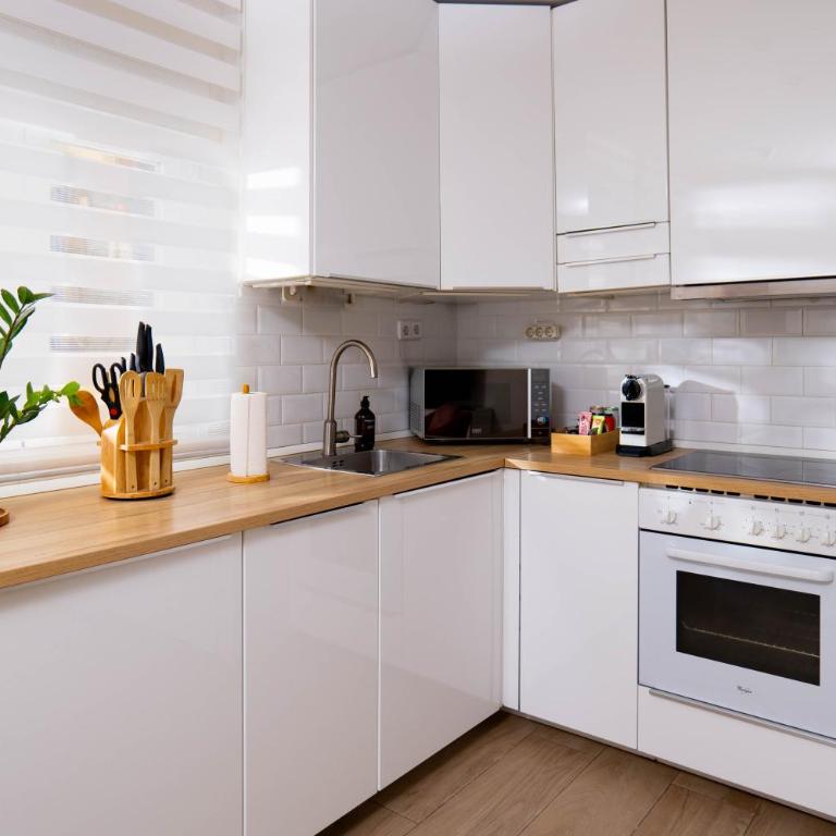 Cozy 2BR Duplex - 2 min walk to Plaza Santa Ana - Apartment - 2