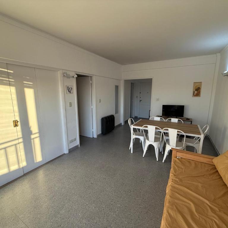 Departamento 4 ambientes en Playa Grande con cochera - Apartamento de 3 dormitorios - 30