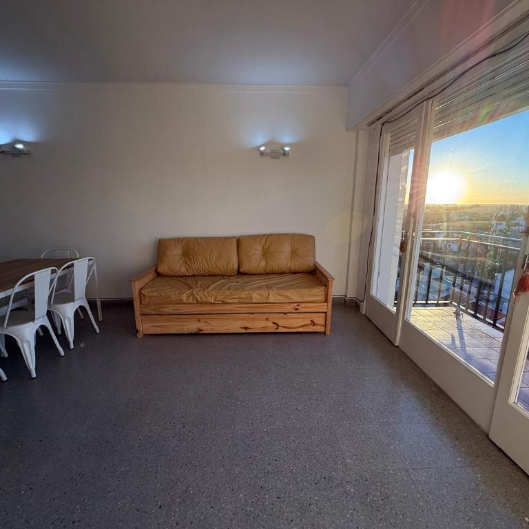 Departamento 4 ambientes en Playa Grande con cochera - Three-Bedroom Apartment - 33