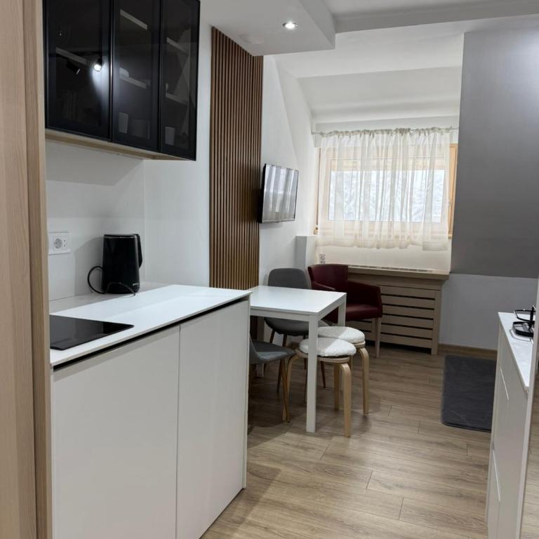 Snow White apartments - King Studio with Sofa Bed - 2