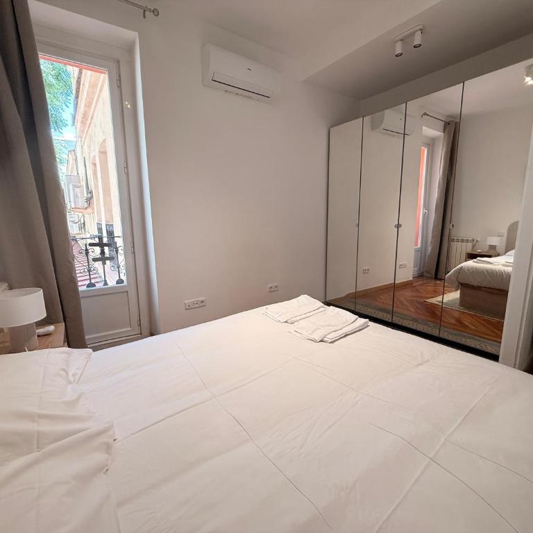 Modern Comfort in Madrid 2BR Gem - Apartment - 7