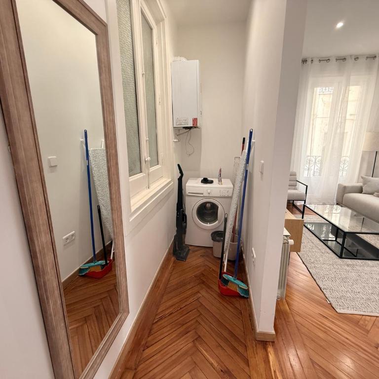 Modern Comfort in Madrid 2BR Gem - Apartment - 13