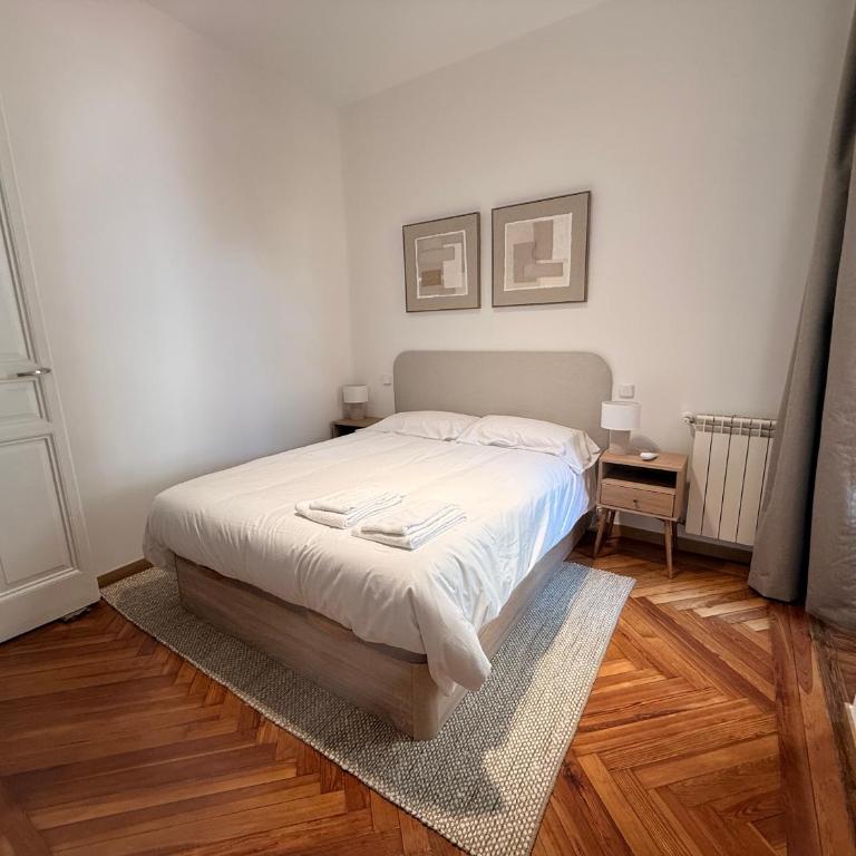 Modern Comfort in Madrid 2BR Gem - Apartment - 15