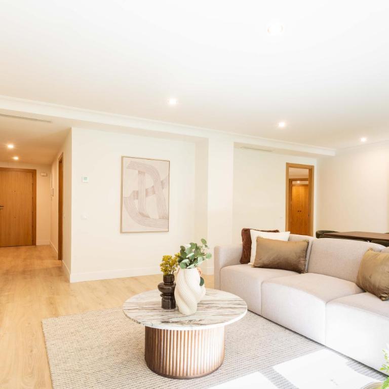 Spacious Urban Elegance in Plaza Castilla - Apartment - 10