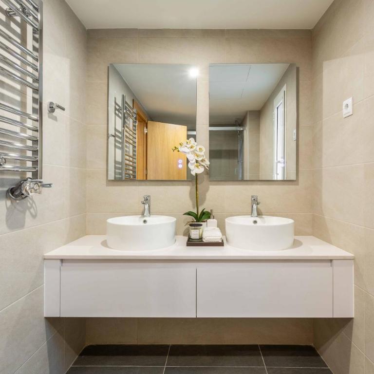 Spacious Urban Elegance in Plaza Castilla - Apartment - 22