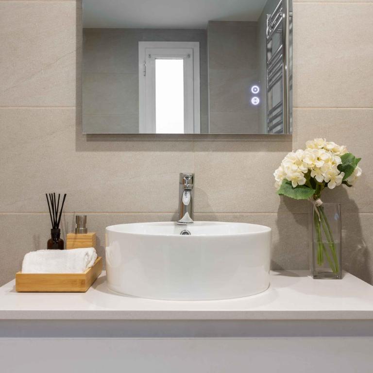 Spacious Urban Elegance in Plaza Castilla - Apartment - 23