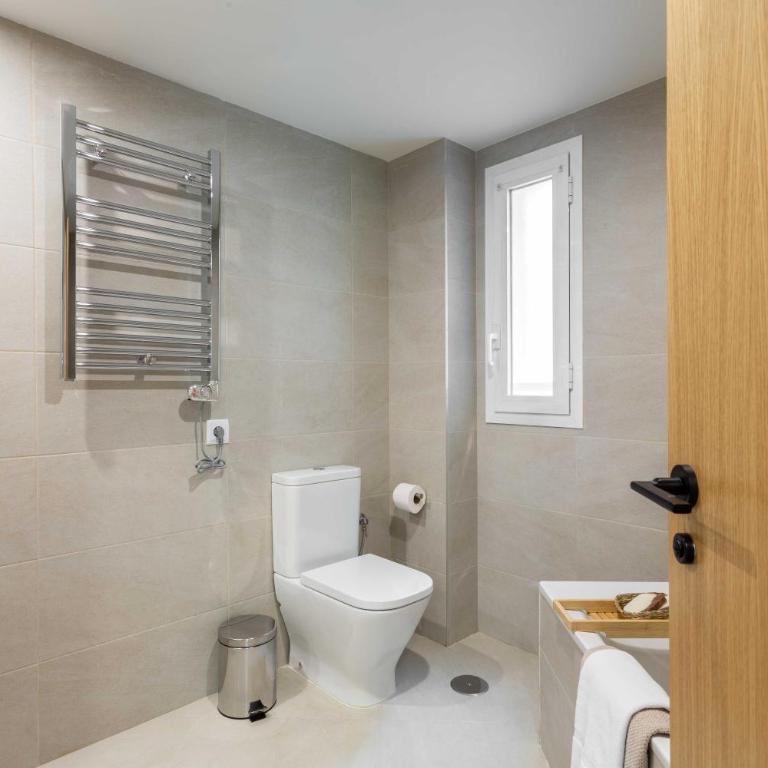 Spacious Urban Elegance in Plaza Castilla - Apartment - 19