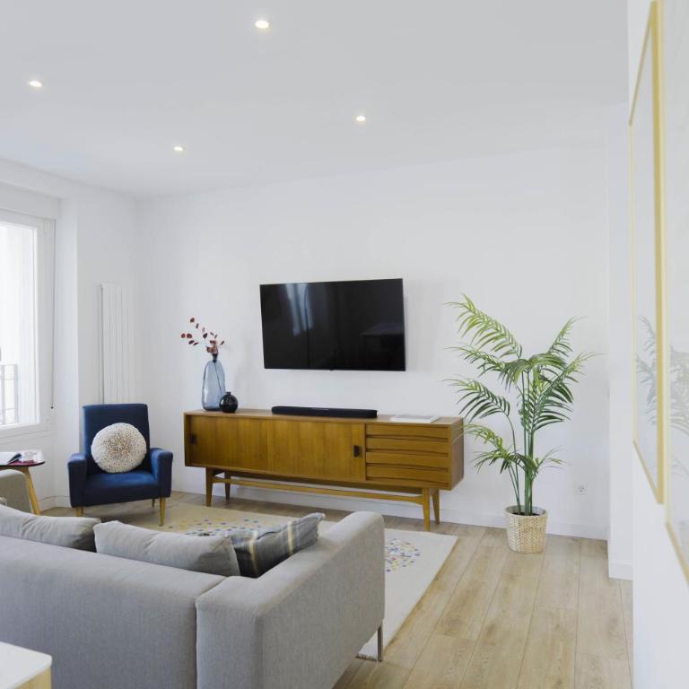 Wonderful 2BR2BA flat overlooking Pedro Zerolo S - Apartment - 26