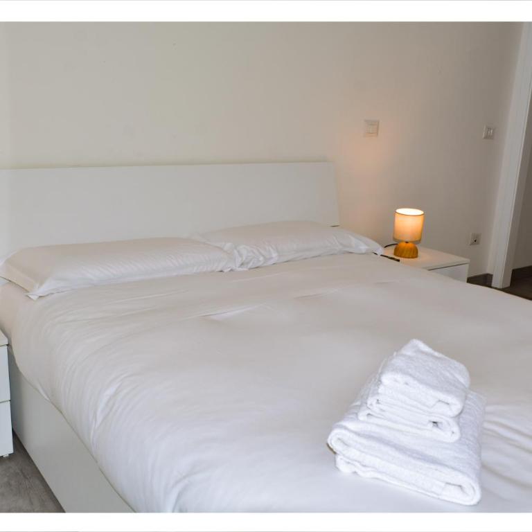 La Sirena - One-Bedroom Apartment - 3