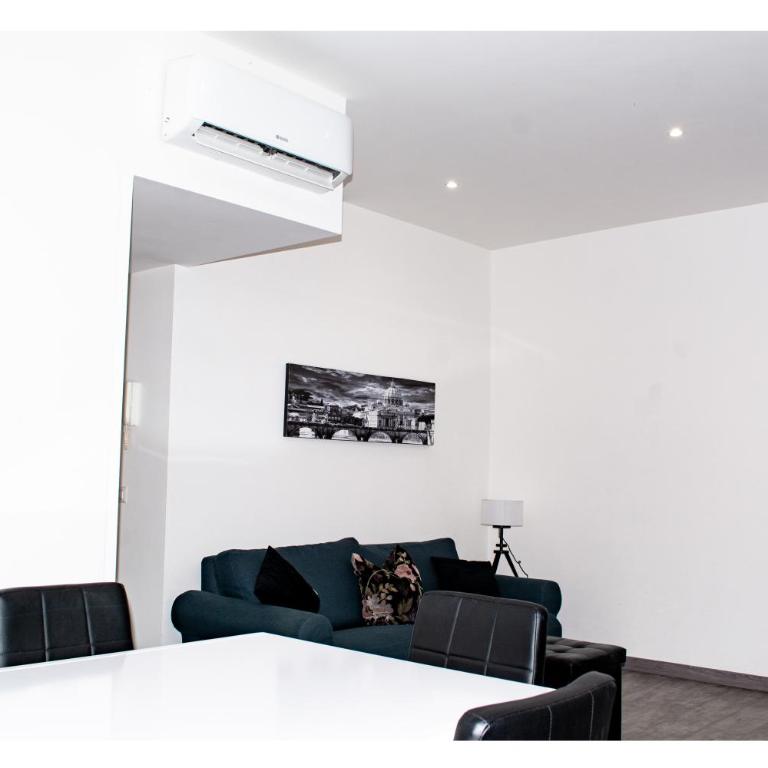 La Sirena - One-Bedroom Apartment - 6