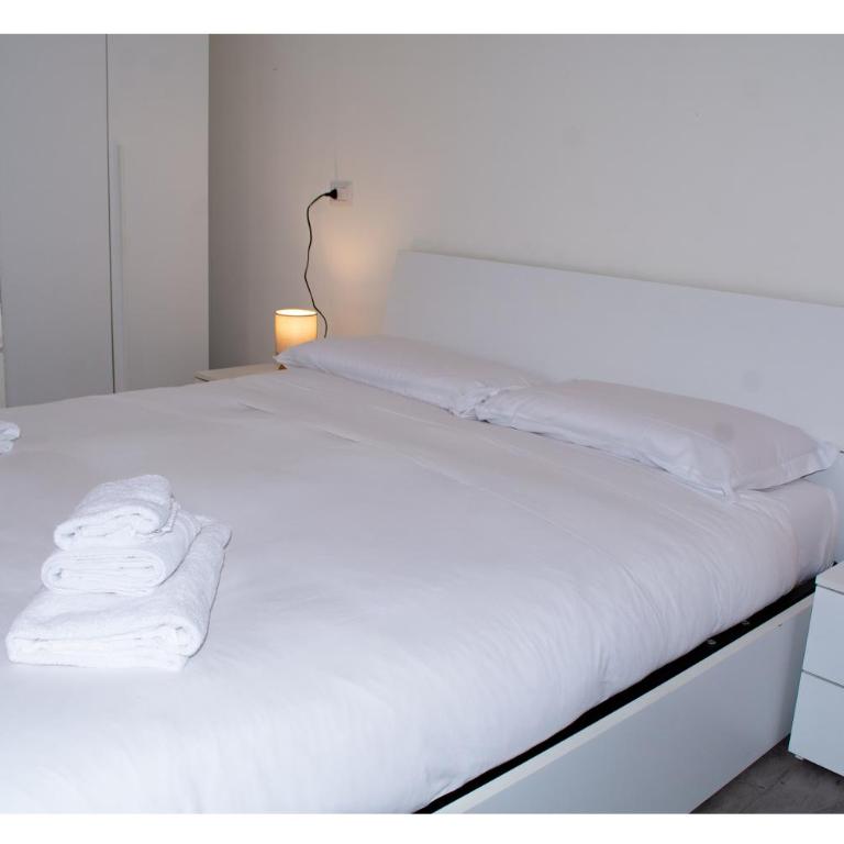 La Sirena - One-Bedroom Apartment - 8