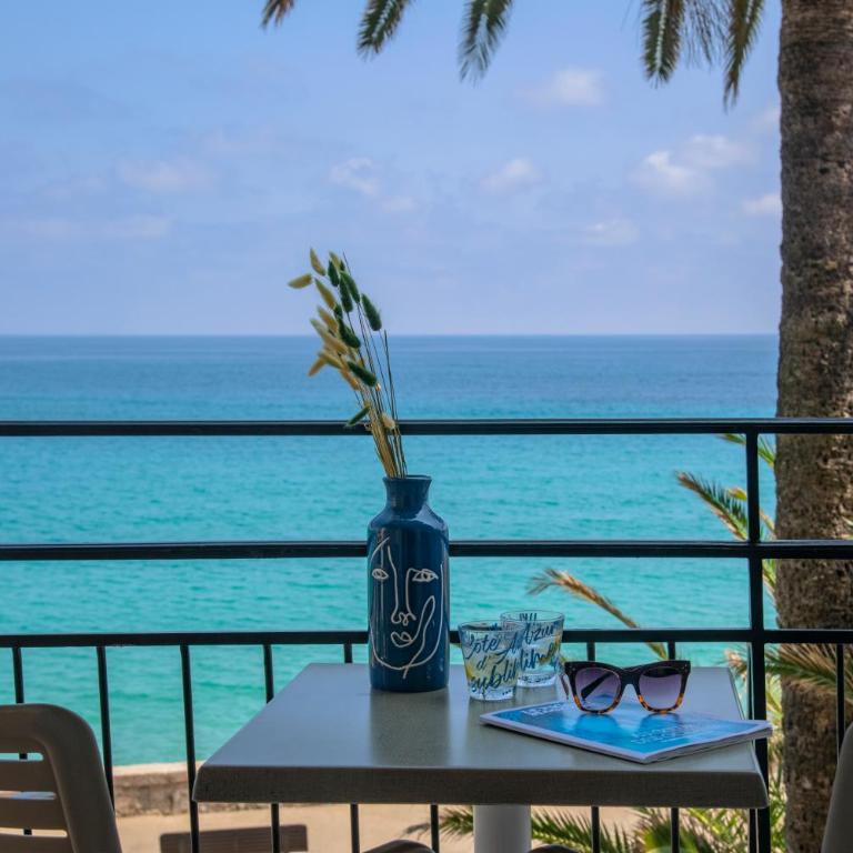 Best Western Premier Hotel Prince de Galles - Chambre Lit Queen-Size Supérieure avec Balcon - Vue sur Mer - Non-Fumeurs - 8