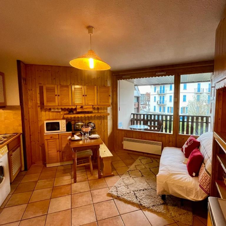 City center studio with balcony - Monolocale - 7