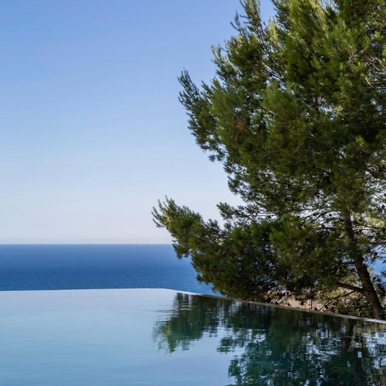 Beautiful villa and pool with sea view - Villa - 49