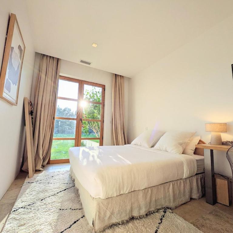 Beautiful villa and pool with sea view - Villa - 32