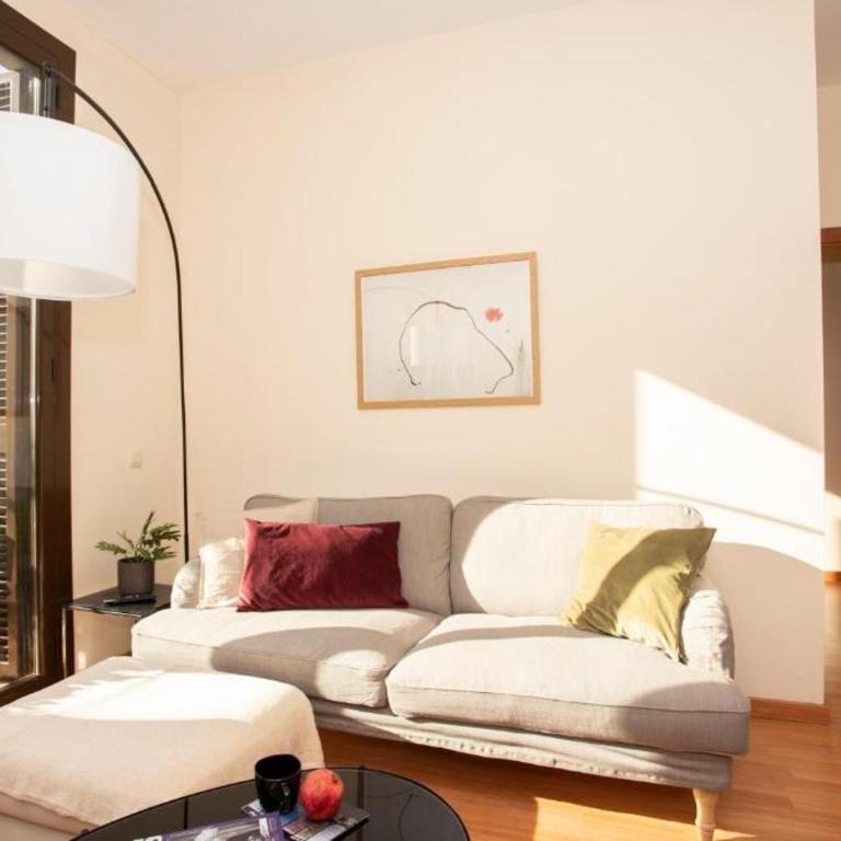 Modern Vista Apartments Eixample - Apartamento de 2 dormitorios con balcón - 1