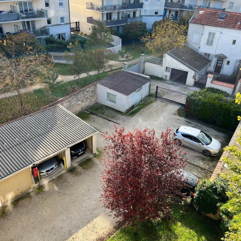 Le Rouge Dijon - Close to BSB - Two-Bedroom Apartment - 4