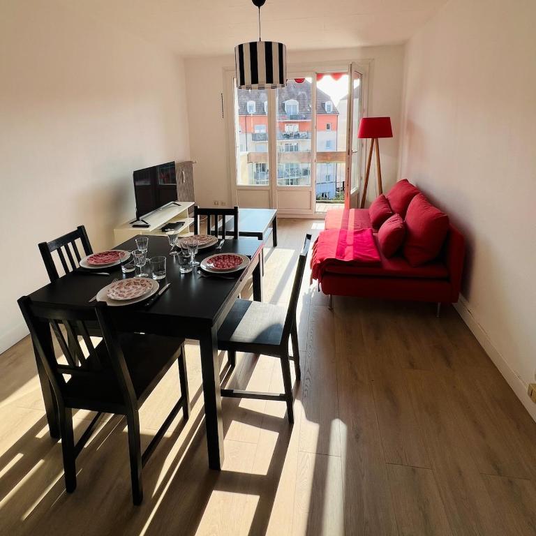 Le Rouge Dijon - Close to BSB - Two-Bedroom Apartment - 13