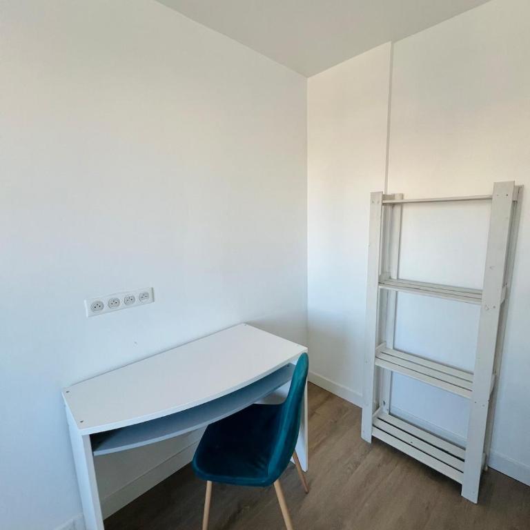Le Rouge Dijon - Close to BSB - Two-Bedroom Apartment - 21