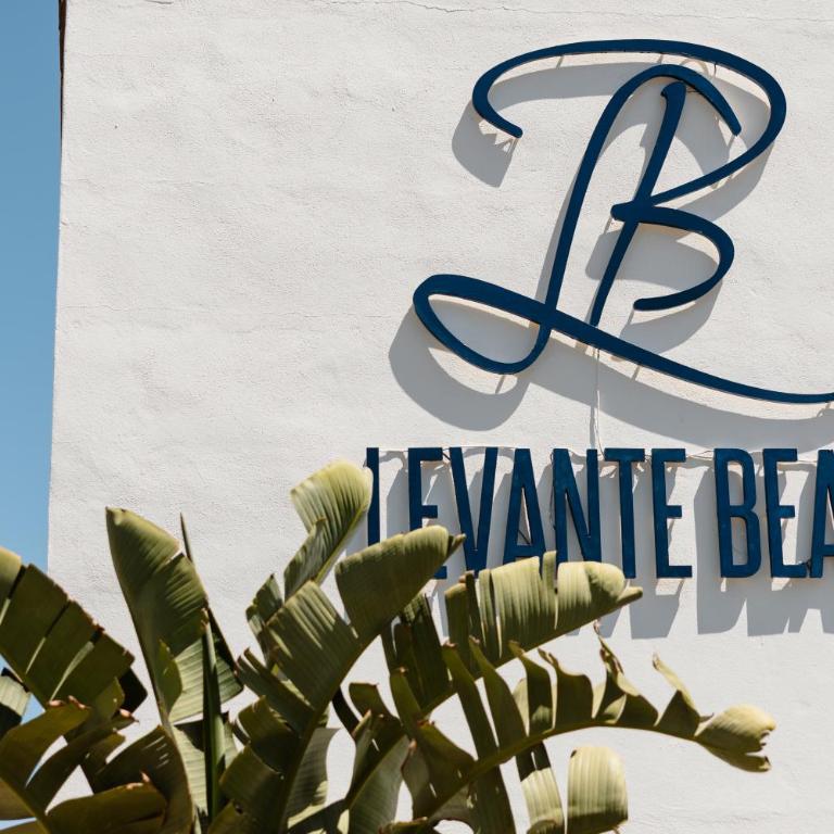 Apartment in the heart of Puerto Banús, with private parking space and communal pool, paddle tennis court and gym - Two-Bedroom Apartment - 37