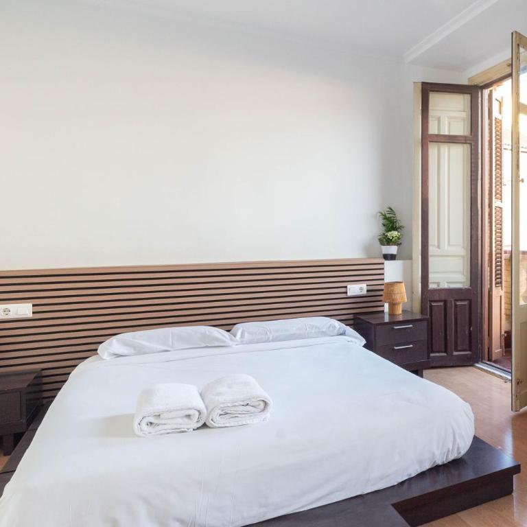 Habitaciones corazón Centro Histórico Málaga Homestay - Habitación Doble con balcón - 5