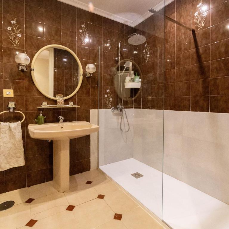 Habitaciones corazón Centro Histórico Málaga Homestay - Habitación Doble con balcón - 11