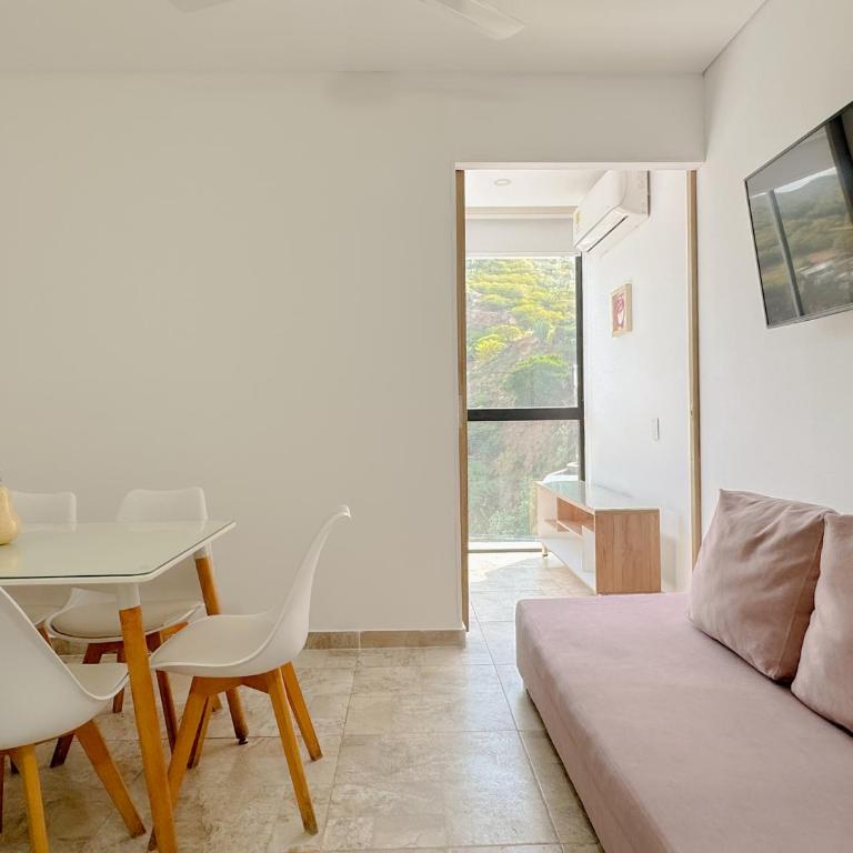 Apartasuites VITA 945 RODADERO - By Bedviajes - Two-Bedroom Apartment with Balcony - 7