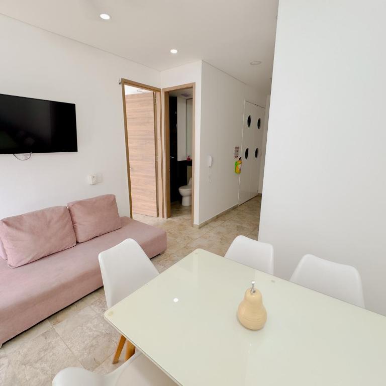 Apartasuites VITA 945 RODADERO - By Bedviajes - Two-Bedroom Apartment with Balcony - 5