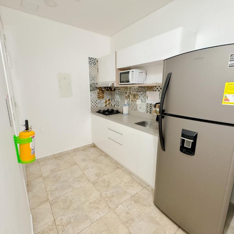 Apartasuites VITA 945 RODADERO - By Bedviajes - Two-Bedroom Apartment with Balcony - 4