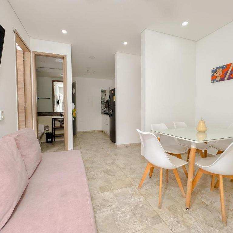 Apartasuites VITA 945 RODADERO - By Bedviajes - Two-Bedroom Apartment with Balcony - 9