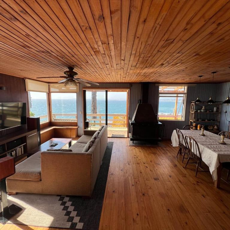 Acogedora casa con hermosa vista en sector muy tranquilo - Four-Bedroom Deluxe Home - Oceanfront - 5