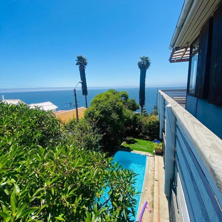 Acogedora casa con hermosa vista en sector muy tranquilo - Four-Bedroom Deluxe Home - Oceanfront - 3