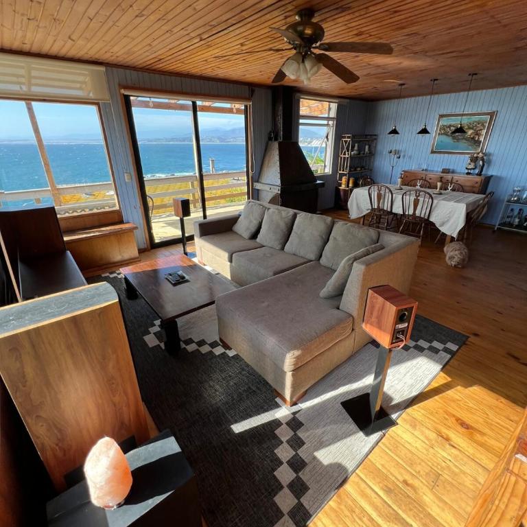 Acogedora casa con hermosa vista en sector muy tranquilo - Four-Bedroom Deluxe Home - Oceanfront - 7
