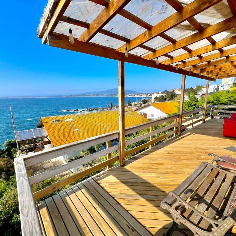 Acogedora casa con hermosa vista en sector muy tranquilo - Four-Bedroom Deluxe Home - Oceanfront - 46