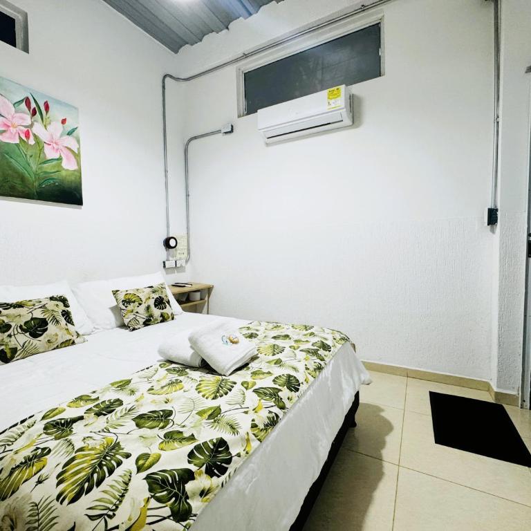 Hostal Bon Hábitat - Habitación Doble Estándar - 4