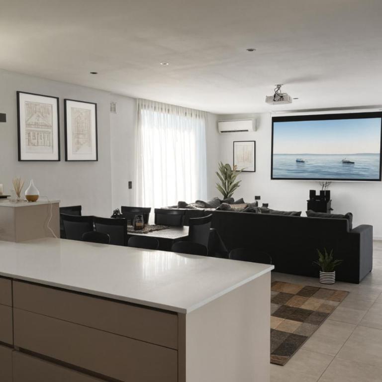 Casa Romi - Casa para 6 PAX con pileta en Arenas Chico, Mar del Plata - Hola Sur - Casa de 3 dormitorios - 2