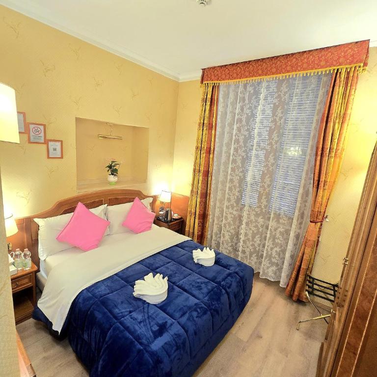 Hotel Amadeus - Camera Matrimoniale con Bagno Privato - 11