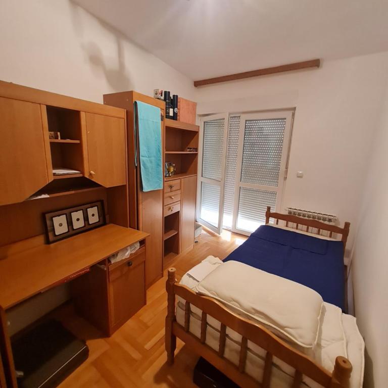 KT Apartment City Centar - Apartman sa 3 Spavaće Sobe i Balkonom - 12