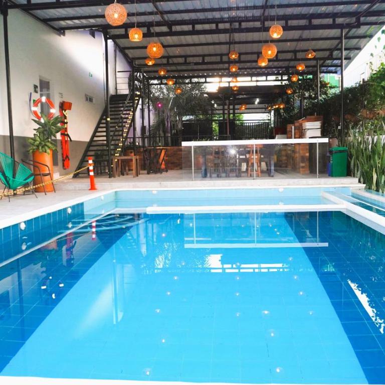 Hostal Bon Hábitat - Habitación Compartida Mixta - 5