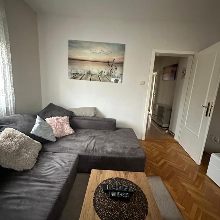Apartman Tiki R Vrnjacka Banja - One-Bedroom Apartment - 1