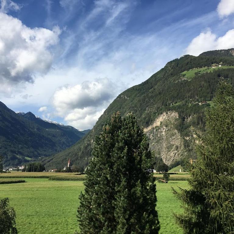 Apartments Steger - Two-Bedroom Apartment with Mountain View - 11