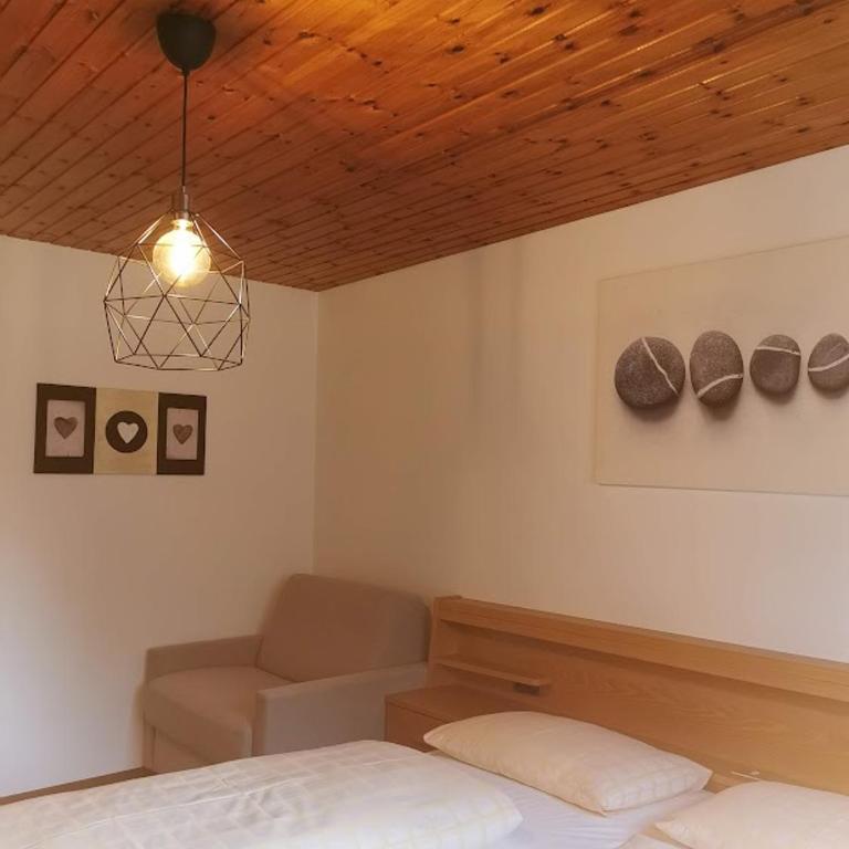 Apartments Steger - Two-Bedroom Apartment with Mountain View - 8