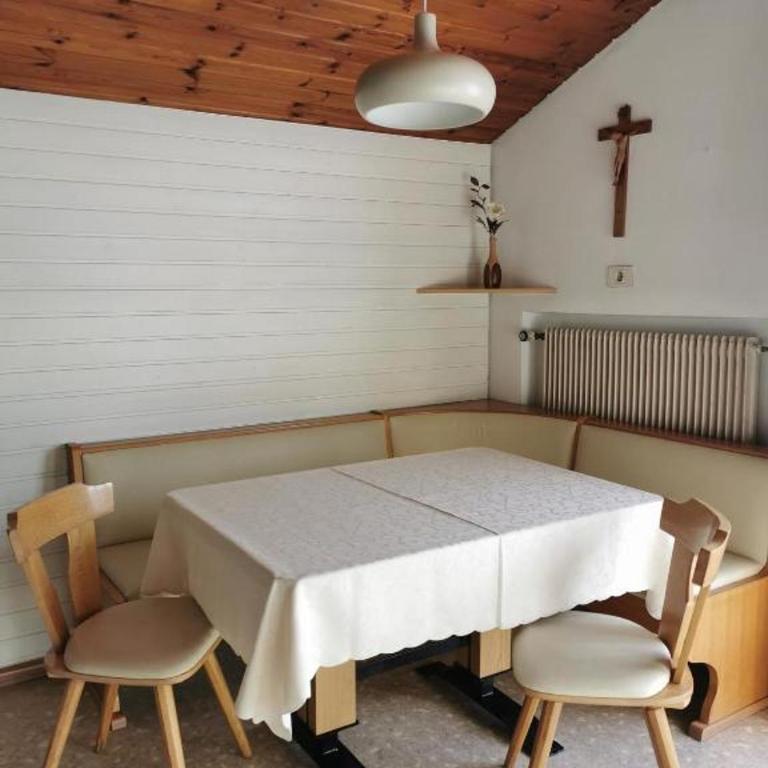 Apartments Steger - Two-Bedroom Apartment with Mountain View - 6