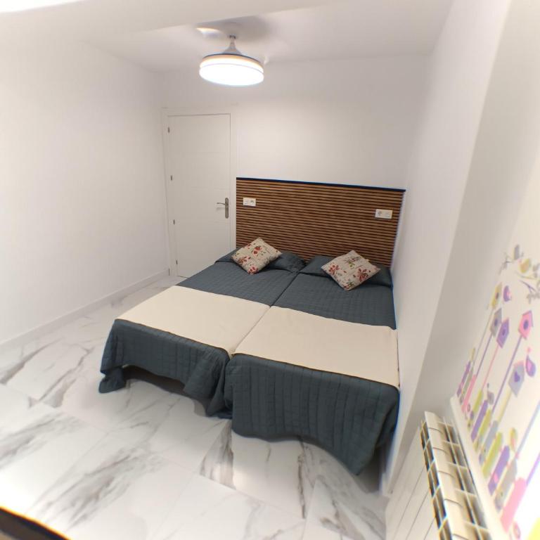 Pensión Múgica - Habitación Doble con baño privado - 2 camas - 2