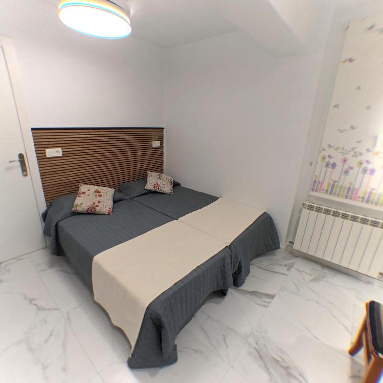 Pensión Múgica - Habitación Doble con baño privado - 2 camas - 9