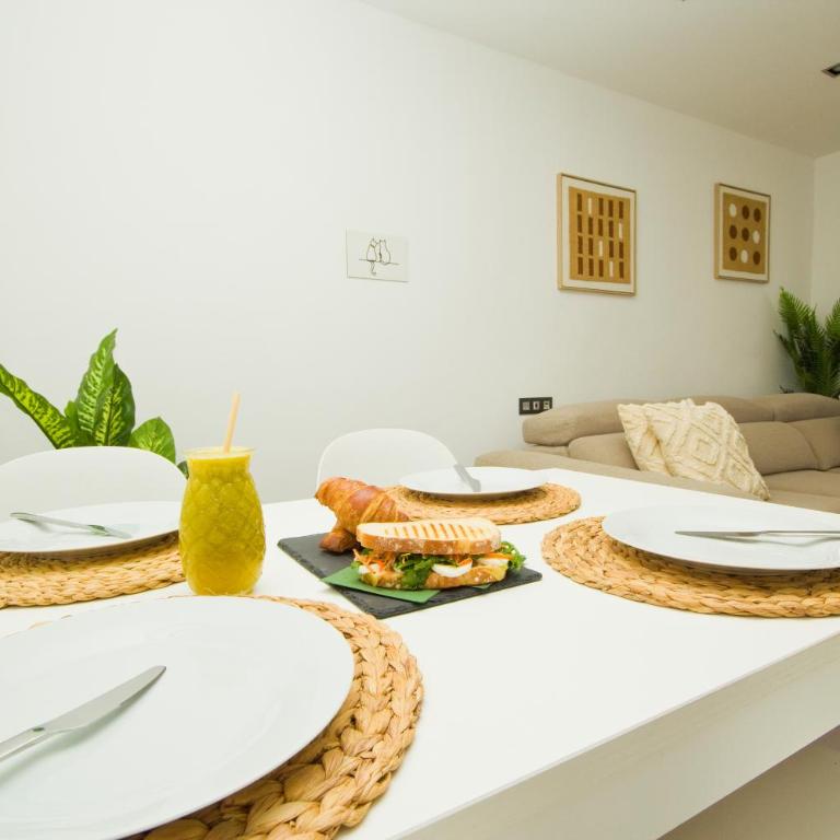 Casa Victoria - By AZ Rentals - Three-Bedroom Villa - 18